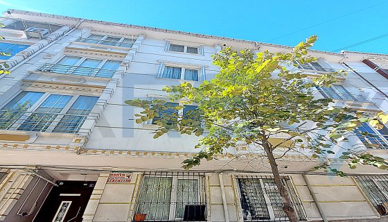 METROBÜSE YAKIN MERKEZİ KONUMDA 2+1 ARAKAT DAİRE